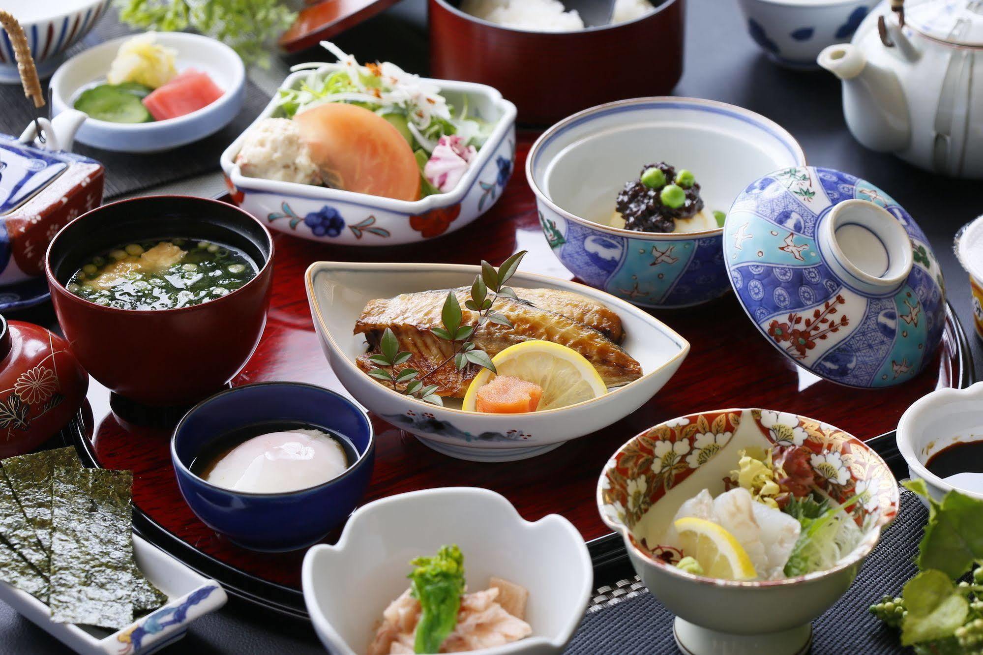 Hotel Kinsuien Saiki Bagian luar foto